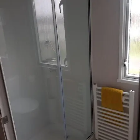 Nadia's Lodgesmart Tv & Wi-fi Feriehus Millom